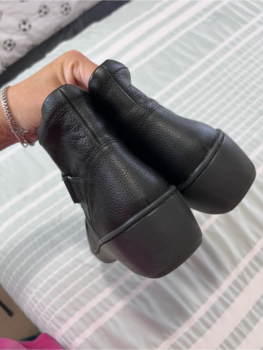 Clarks Black Delana Fairlee Leather Ankle Boots with Wrap Strap size 9 - Picture 7 of 9